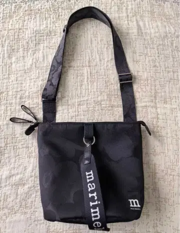 새상품 marimekko 캐리 올 우니코 숄더백