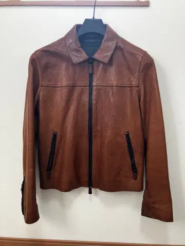 브라운 가죽 자켓