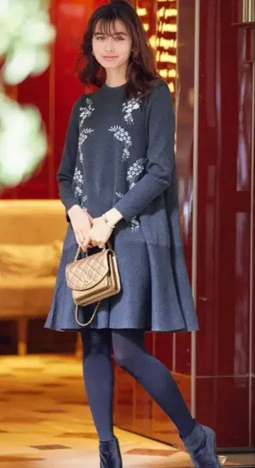 체스티 플라워 리프 자수 니트 원피스 블랙