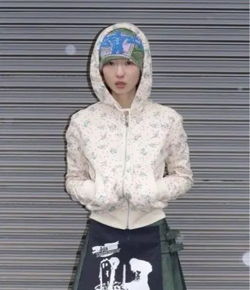 애슐리 윌리엄스 런던 후드티