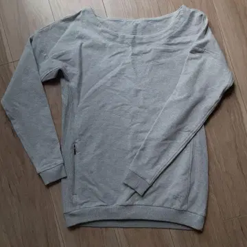 그레이 라운드넥 트레이닝복