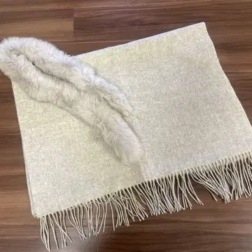 Viaggio Blu 프린지와 퍼가 달린 머플러