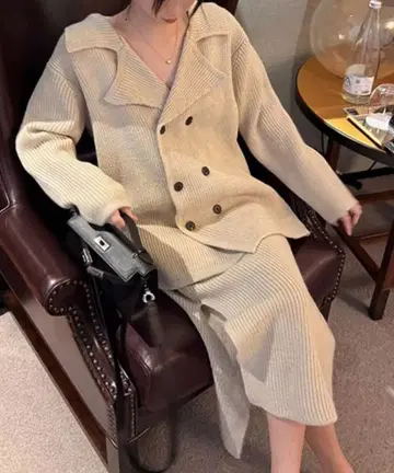아이보리 더블 브레스트 니트 자켓, 스커트 셋업 M