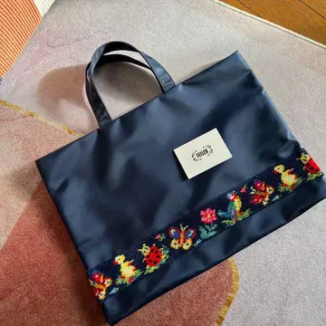 FEILER 네이비 토트 레슨백 꽃무늬 자수 하이디 스쿨