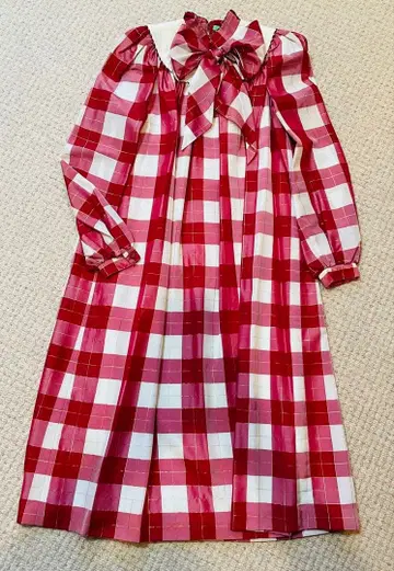 빨간색과 화이트 체크 무늬 롱 원피스