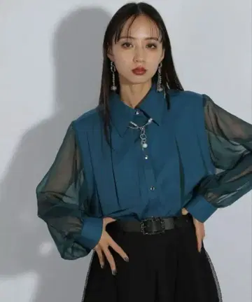 [ HARE ] 시어 절개 플리츠 셔츠