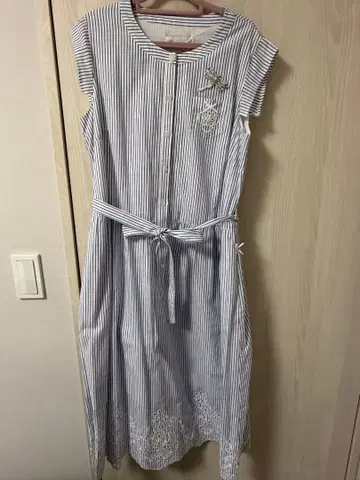 스트라이프 패턴 슬리브리스 원피스 42