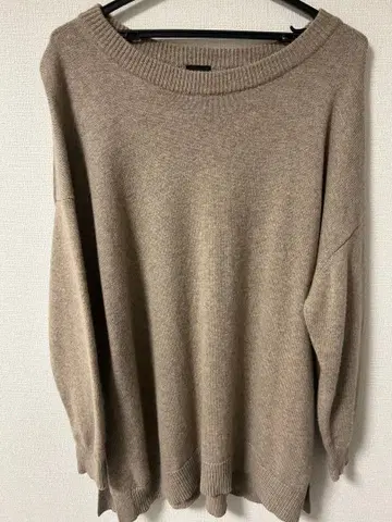 오버 사이즈 베이지 니트 스웨터 긴팔