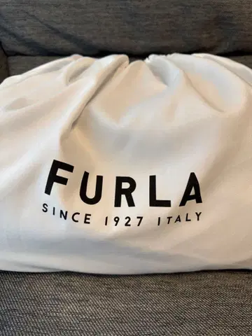 FURLA 블랙 나일론 럭색