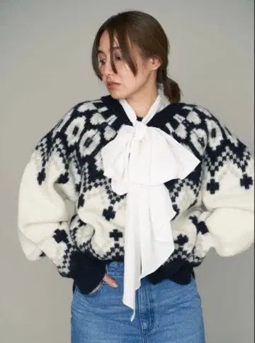 프레이 아이디 패턴 전개 니트 화이트