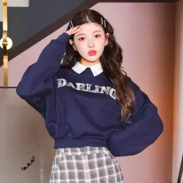 Darich 트위드 아플리케 맨투맨 상의