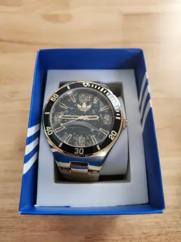 adidas ADH2652 블랙/골드 손목시계