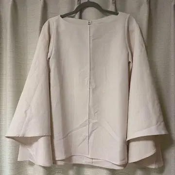 louren/플레어 슬리브 블라우스