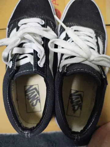 VANS 블랙 스니커즈