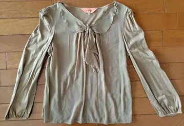 SunaUna 리본 포함 베이지 긴팔 블라우스