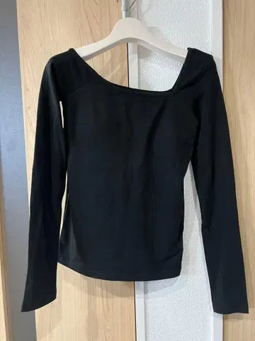 시루무린 비대칭 상의