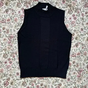 블랙 슬리브리스 니트 BEARTWOSTYLE