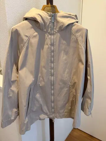 Peserico 베이지 모니엘레 장식 후드 부착 점퍼 40