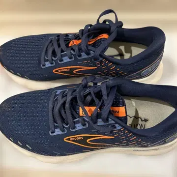 BROOKS 러닝화 26cm