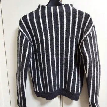 LE SOUK 루스쿠 긴팔 니트 스웨터