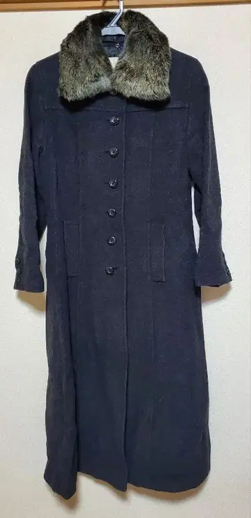 Ca et La 롱 코트 퍼 포함 블랙