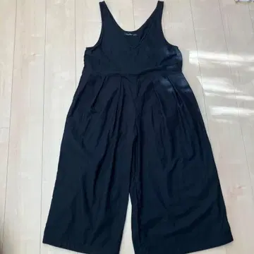 써니 클라우드 블랙 V넥 올인원