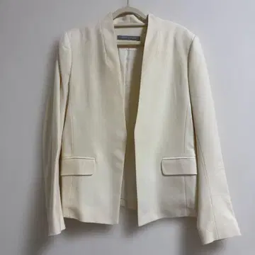 theory luxe 노카라 자켓 크림색