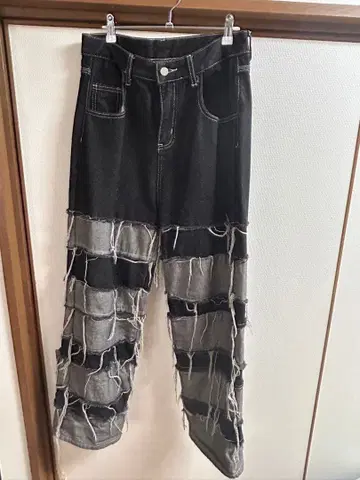 패치워크 디자인 스트레이트 데님 블랙 그레이