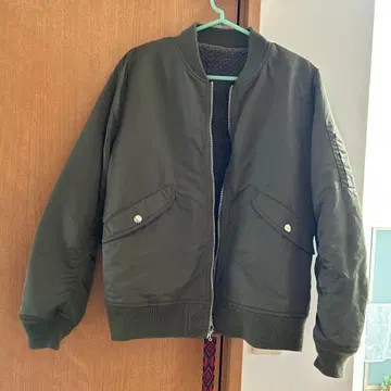 올리브색 MA-1 자켓 플리스 안감