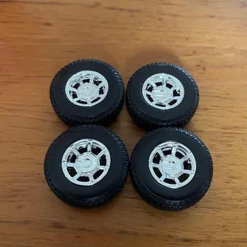 레벨 1/25 험멜 H2 휠, 타이어