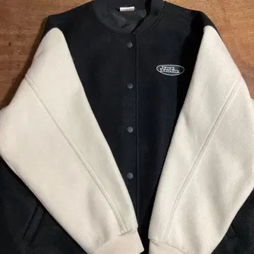 바시티 자켓 블랙/아이보리 L 사이즈