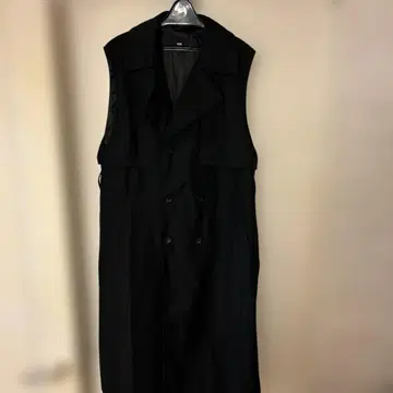 HARE 블랙 트렌치코트