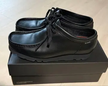 Clarks 왈라비 GORE-TEX 블랙 스무스 가죽