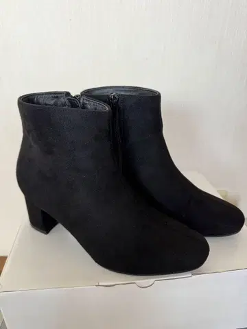 나노 유니버스 스웨이드 블랙 부츠