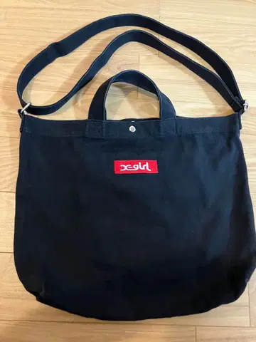 블랙 로고 숄더백