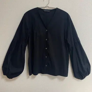 mizuiro ind 블랙 벌룬 슬리브 셔츠