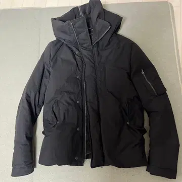 ATTACHMENT 블랙 다운 자켓 사이즈 2