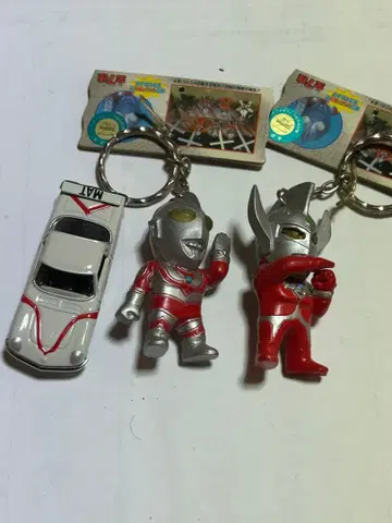 울트라맨 키링 2개 세트 핫휠 1대