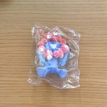 EXPO 2025 미야쿠미야쿠 플로키 피규어 앉은 모습