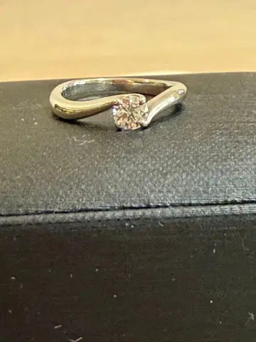 라자르 다이아몬드 베이 브리즈 반지 0.3CT