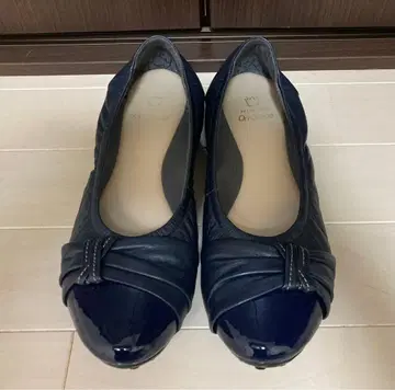 히미코 펌프스 네이비 컬러 23.5cm 새상품급