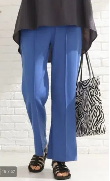 새상품 슈라루 플레어 팬츠 L 블루