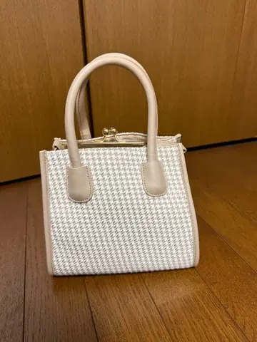 올리브 데 올리브 하운드투스 체크 패턴 숄더백