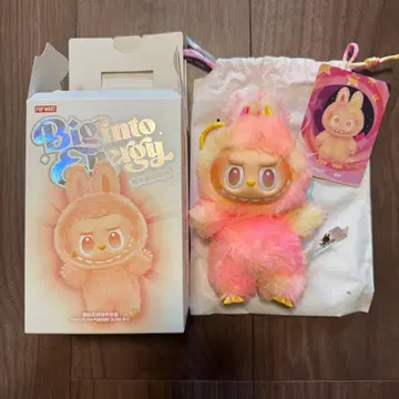 러브브 loyalty 핑크 옐로우 컬러 the monster