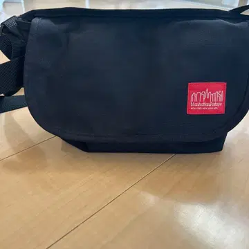 Manhattan Portage 블랙 숄더백