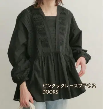 어반 리서치 도어스 핀턱 레이스 블라우스 블랙