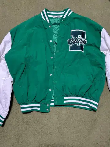 Makes Style 그린과 화이트의 바시티 자켓