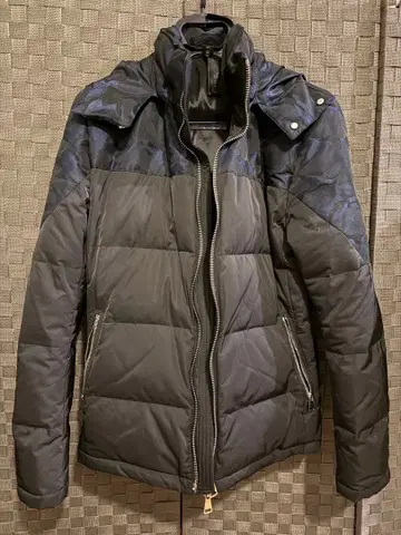 네이비 다운 자켓 후드 부착