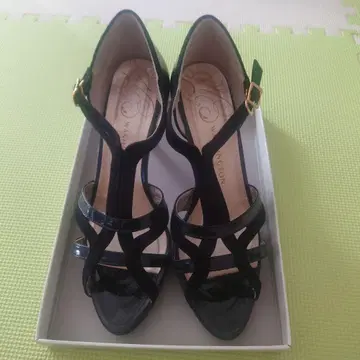 블랙 샌들 하이힐 사이즈 25.5cm