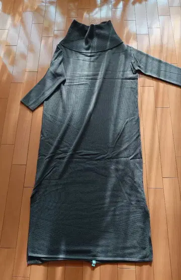 새상품급 두지엠 클라세 니트 원피스 브라운